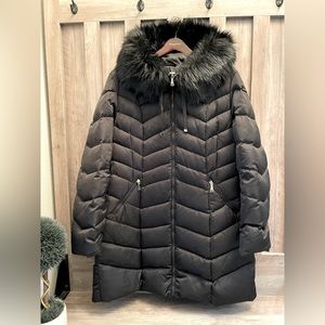 COPY - Tahari mid length winter jacket. In excellent condition with stunning tr…